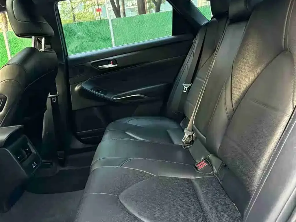 Toyota Avalon 2023 из CN, фото 2