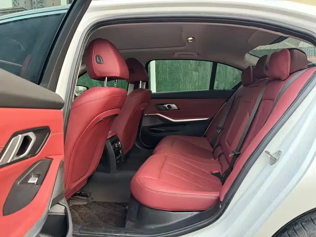 BMW 3 Series 2025 из CN, фото 2