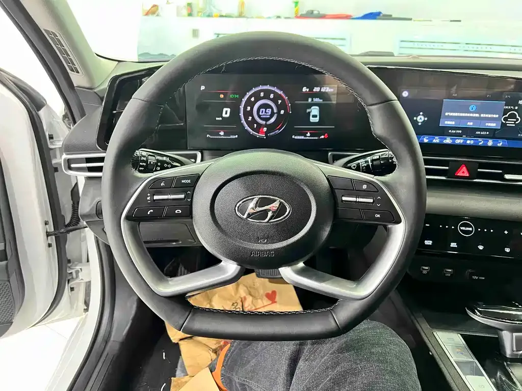 Hyundai Elantra 2023 из CN, фото 10