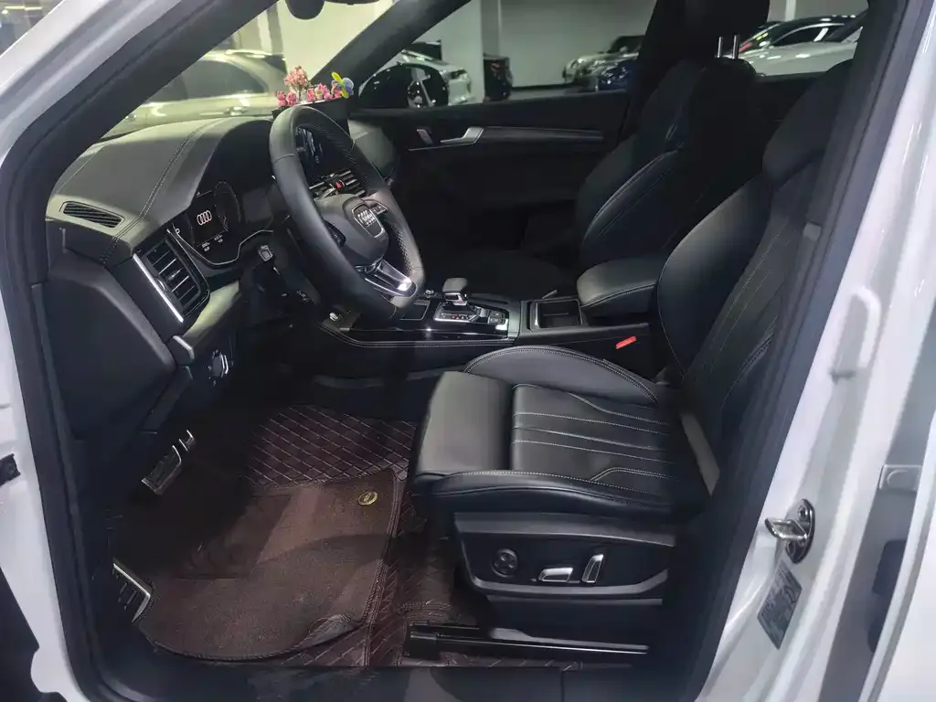 Audi Q5L 2024 из CN, фото 6