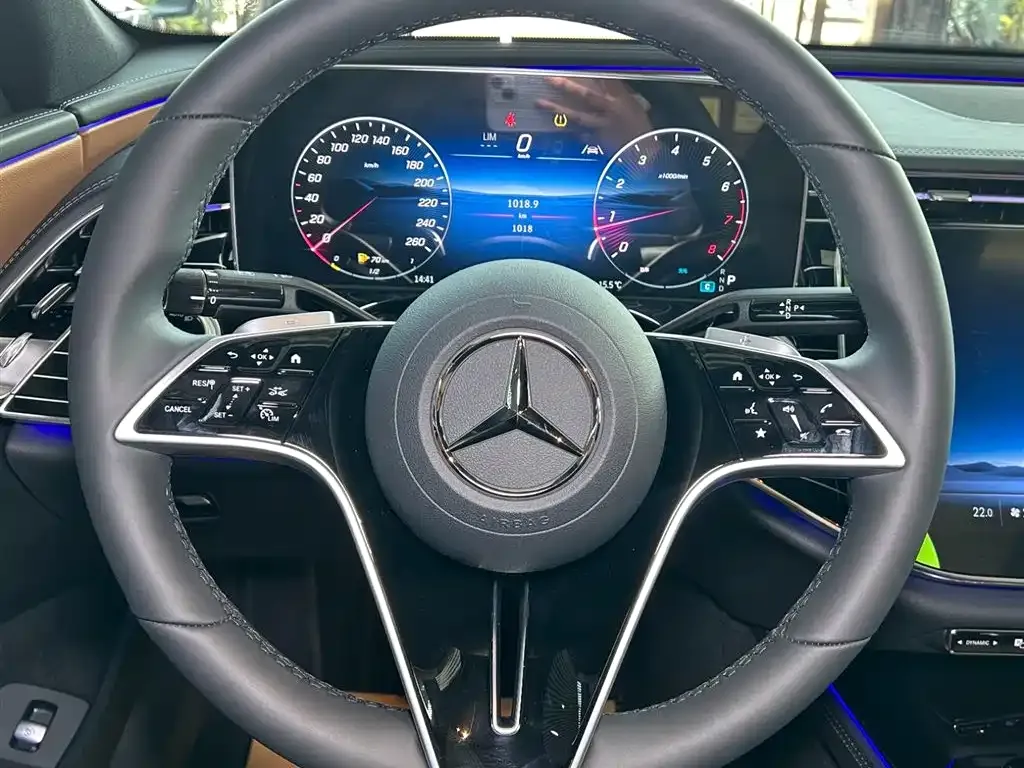 Mercedes-Benz E-Class — фото 10