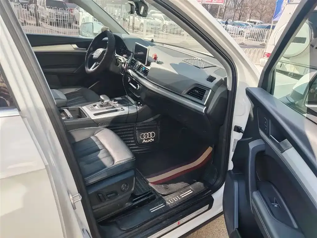 Audi Q5L 2021 из CN, фото 10