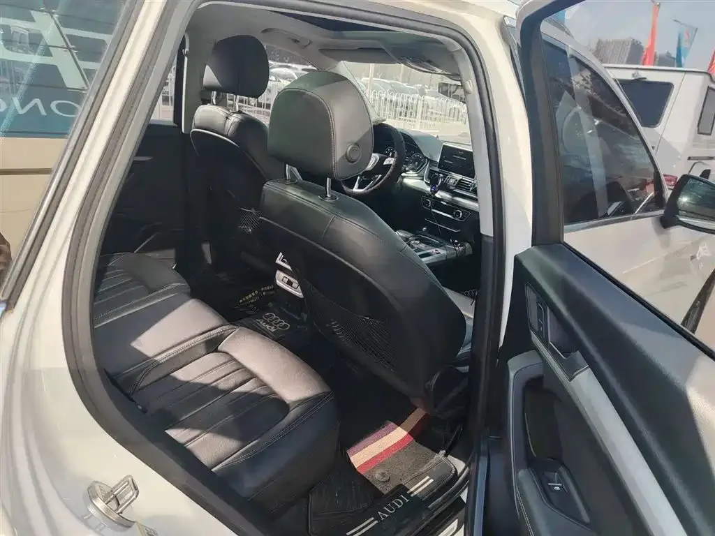 Audi Q5L 2021 из CN, фото 7