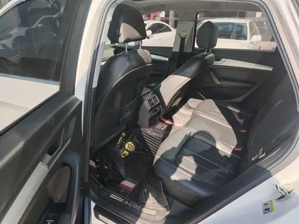 Audi Q5L 2021 из CN, фото 6