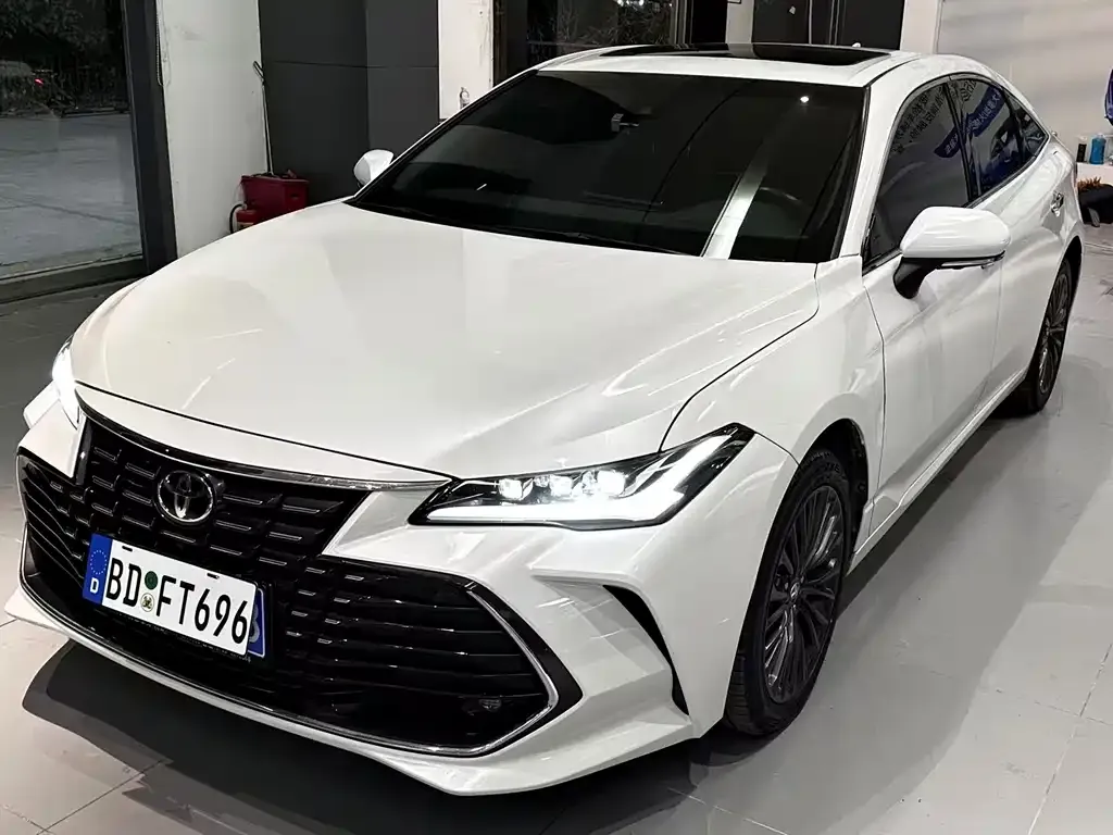 Toyota Avalon 2023 из CN, фото 1