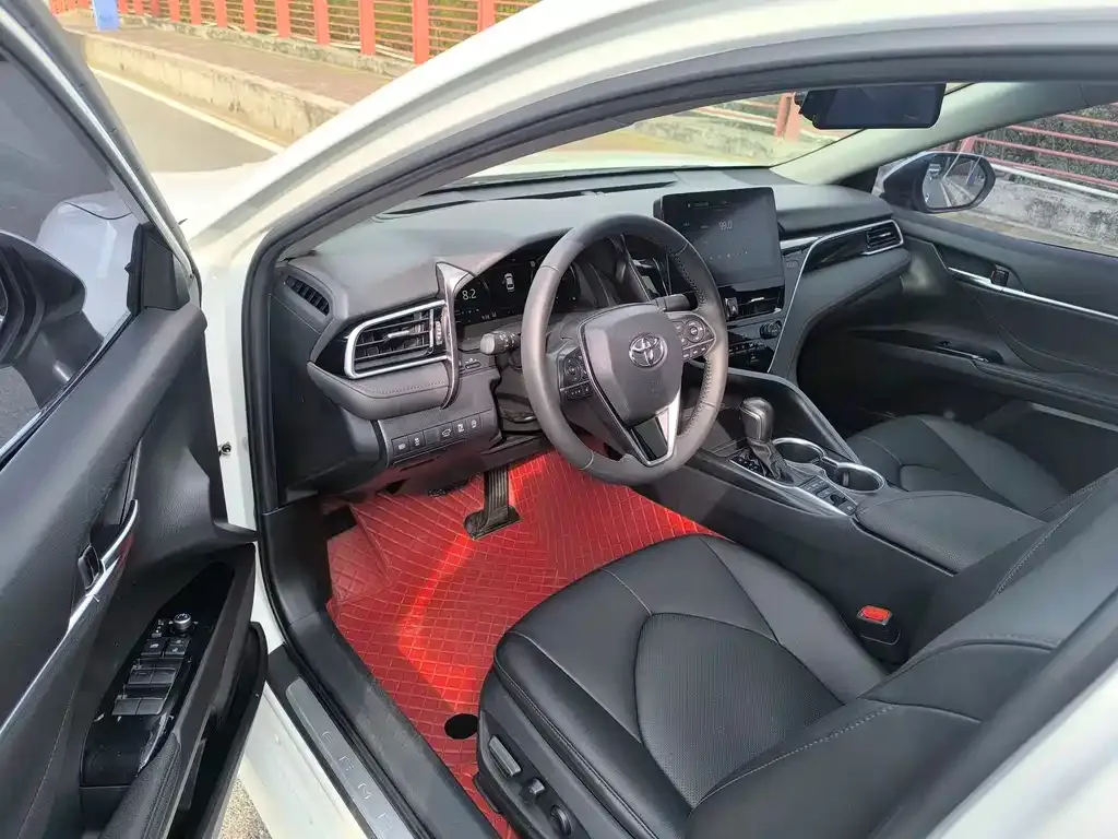 Toyota Camry 2021 из CN, фото 2