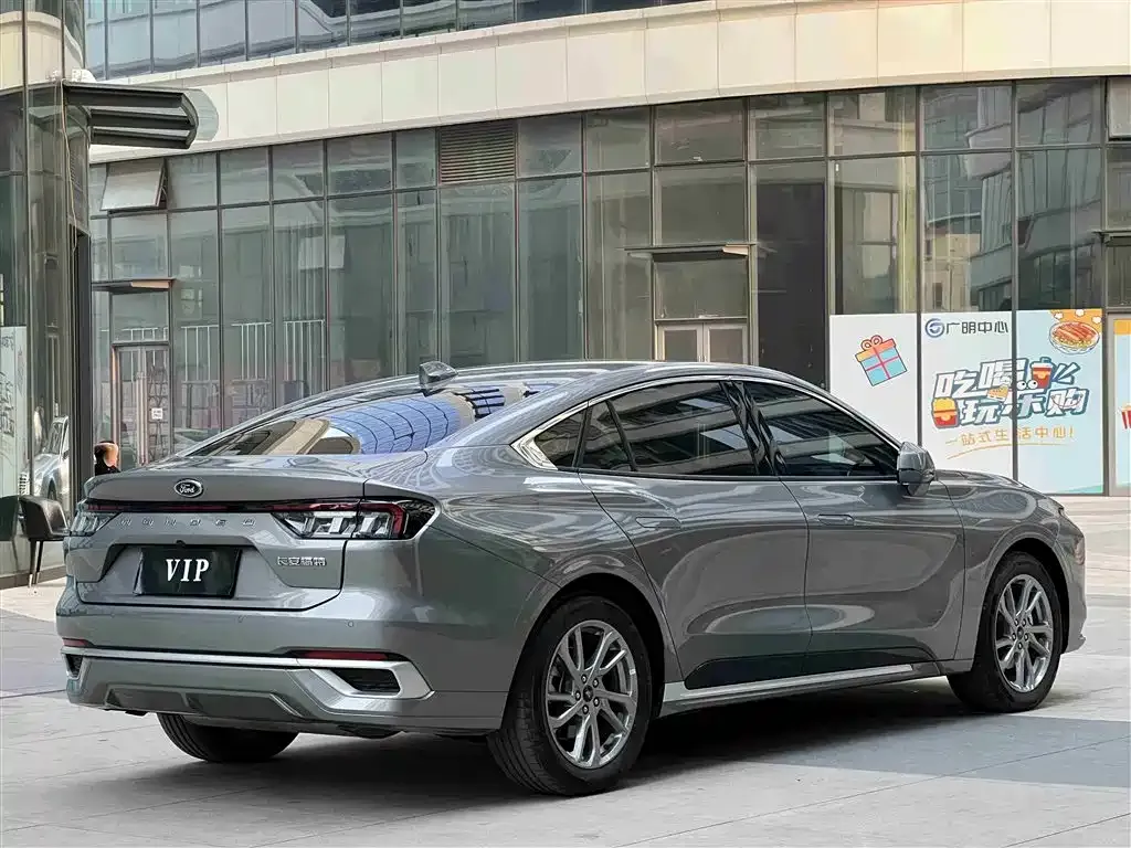 Ford Mondeo 2023 из CN, фото 2