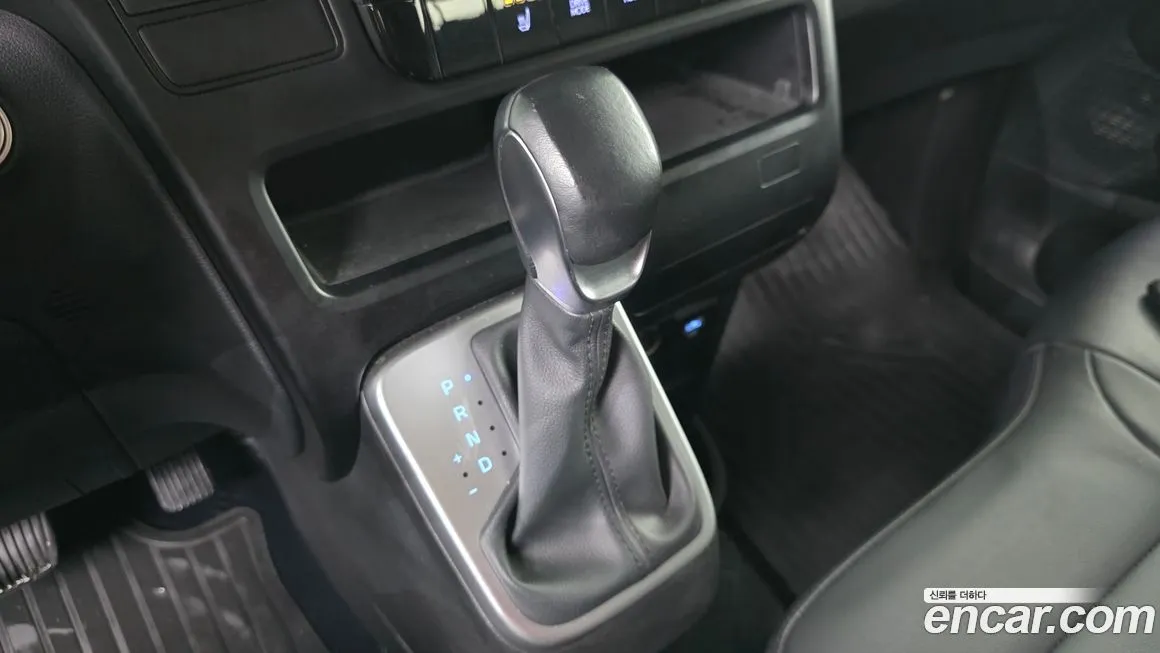 Hyundai Staria 2025 из KR, фото 6