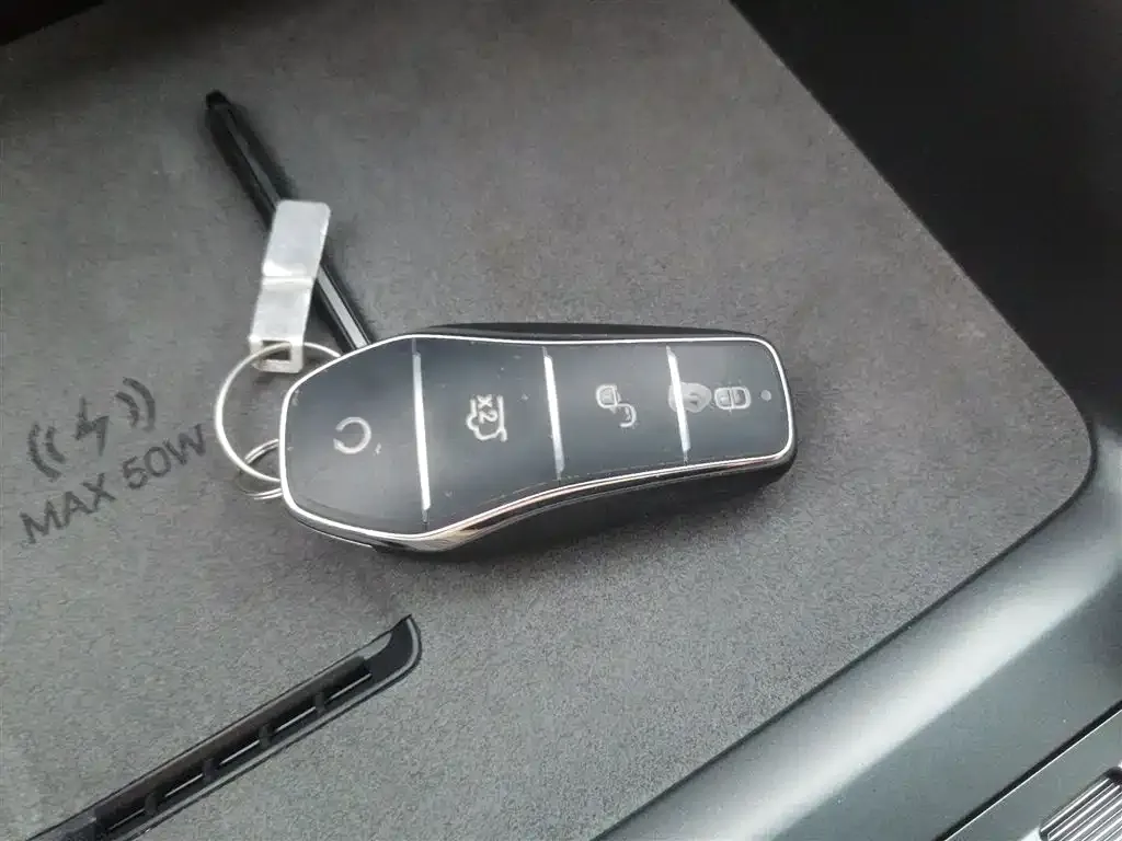 BYD L EV 2025 из CN, фото 7