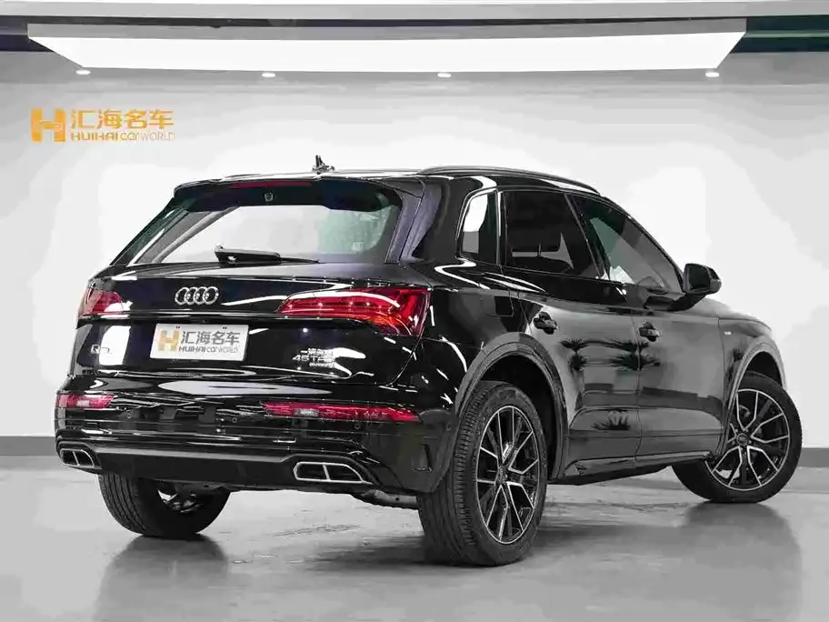 Audi Q5L — фото 10