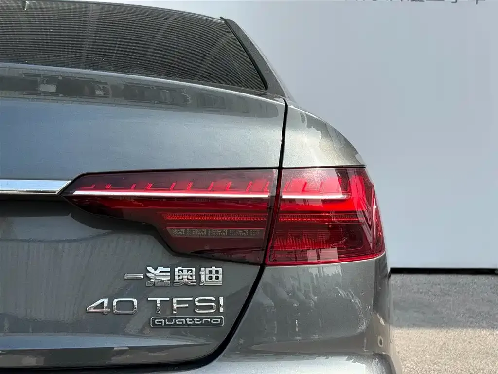 Audi A4L 2021 из CN, фото 4