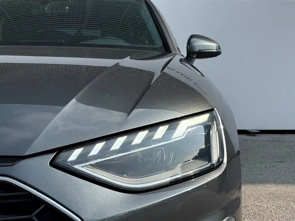 Audi A4L 2021 из CN, фото 3