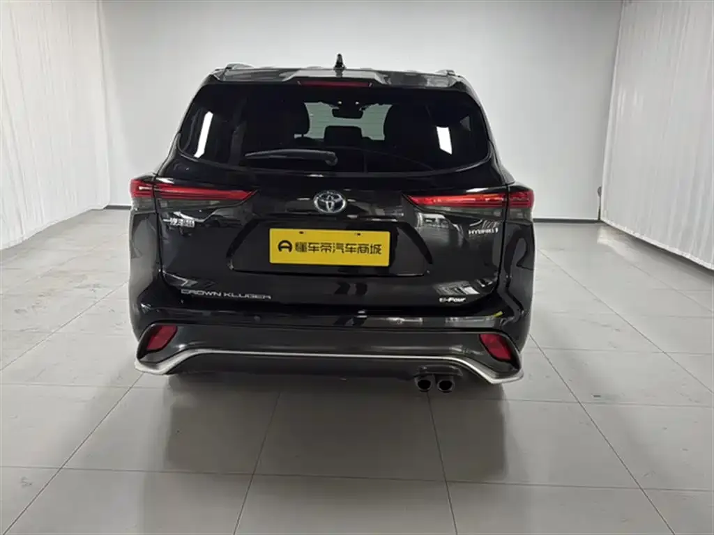 Toyota Crown Kluger 2021 из CN, фото 10
