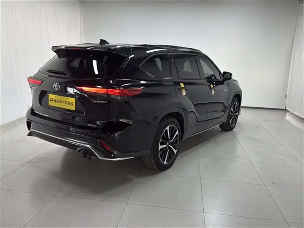 Toyota Crown Kluger 2021 из CN, фото 7