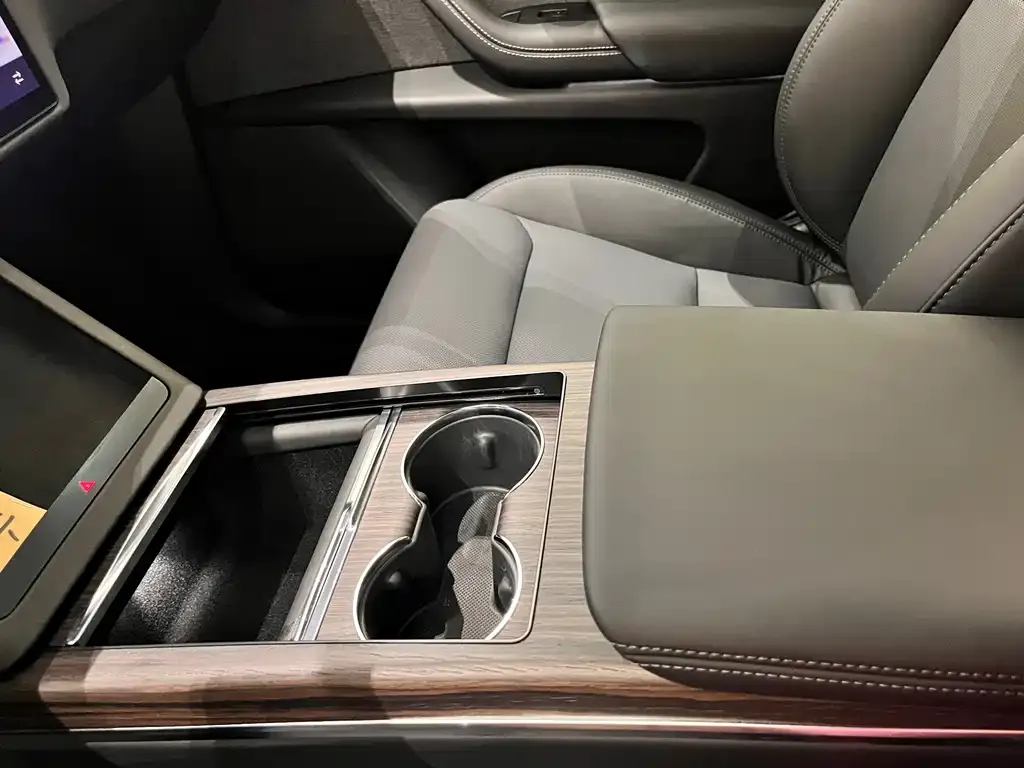 Tesla Model X 2023 из CN, фото 7