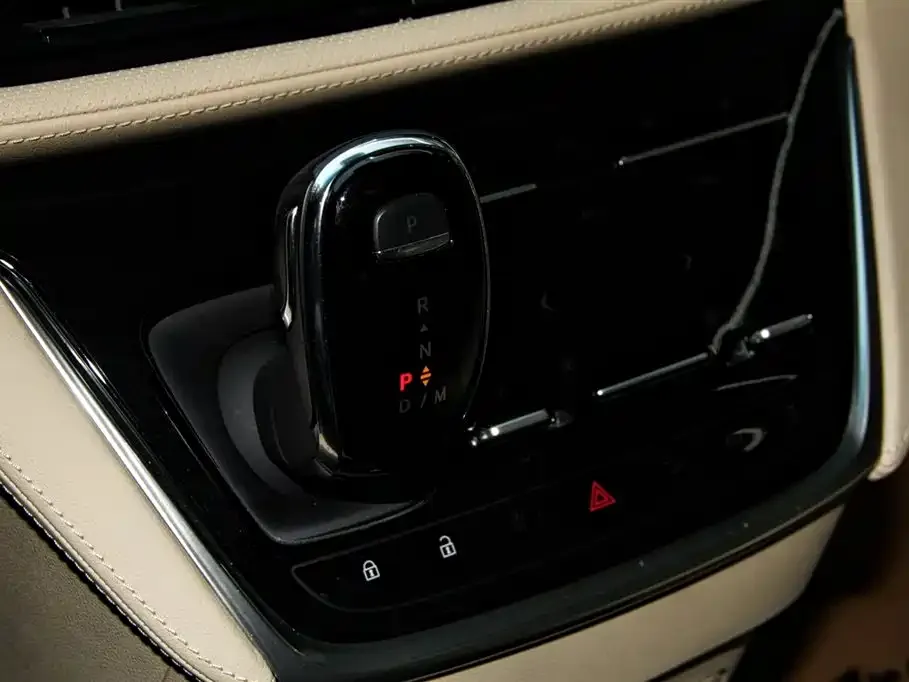 Buick GL8 2023 из CN, фото 2