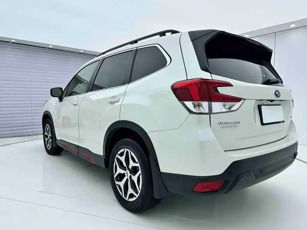 Subaru Forester 2023 из CN, фото 5