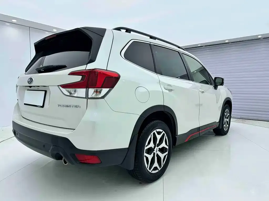Subaru Forester 2023 из CN, фото 3