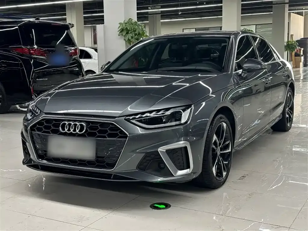 Audi A4L 2022 из CN, фото 1
