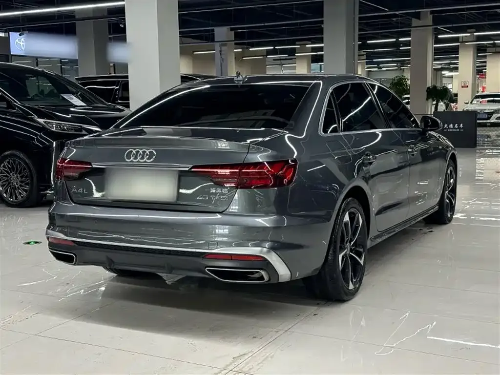 Audi A4L 2022 из CN, фото 7