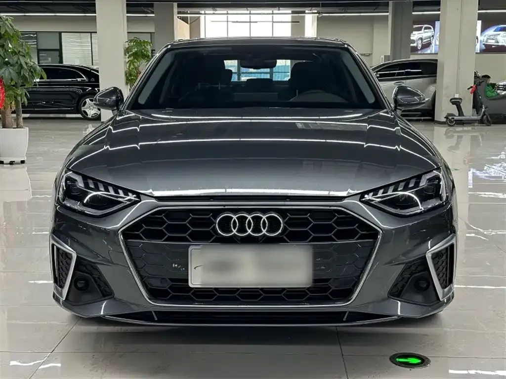 Audi A4L 2022 из CN, фото 9