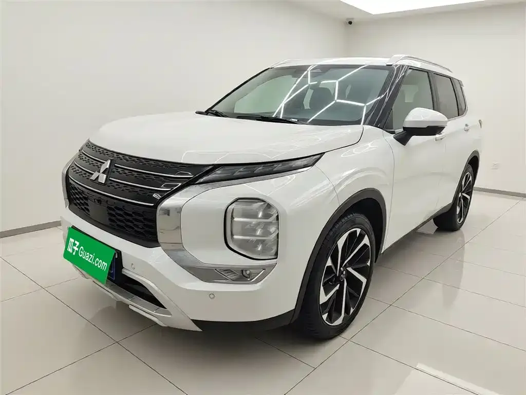 Mitsubishi Outlander 2024 из CN, фото 1