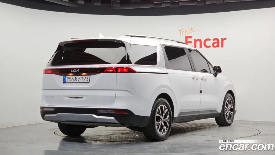 Kia Carnival 2023 из KR, фото 2
