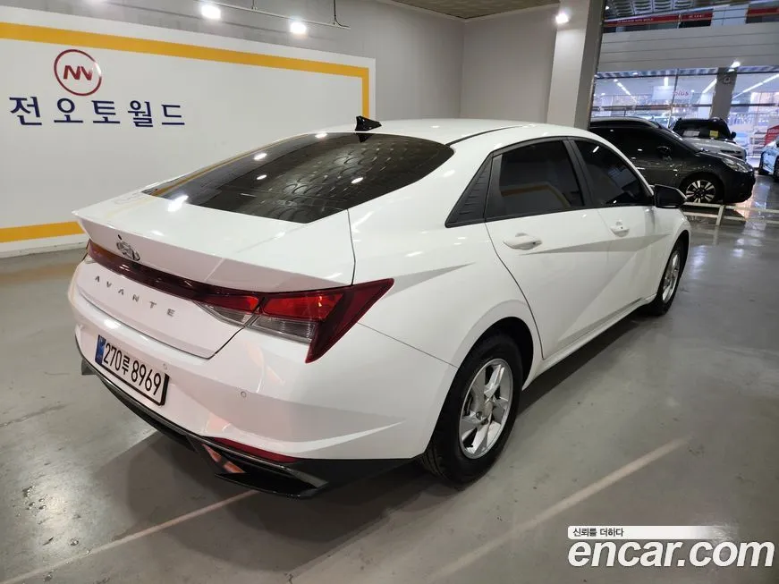 Hyundai AVANTE — фото 3
