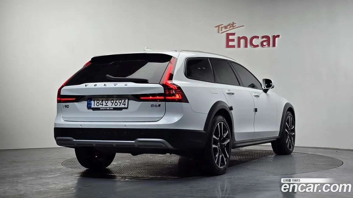 Volvo V90 2023 из KR, фото 5