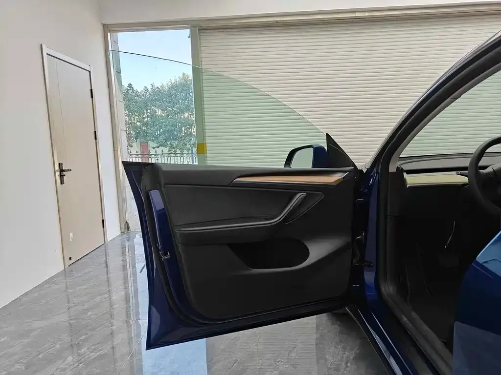 Tesla Model Y 2023 из CN, фото 9