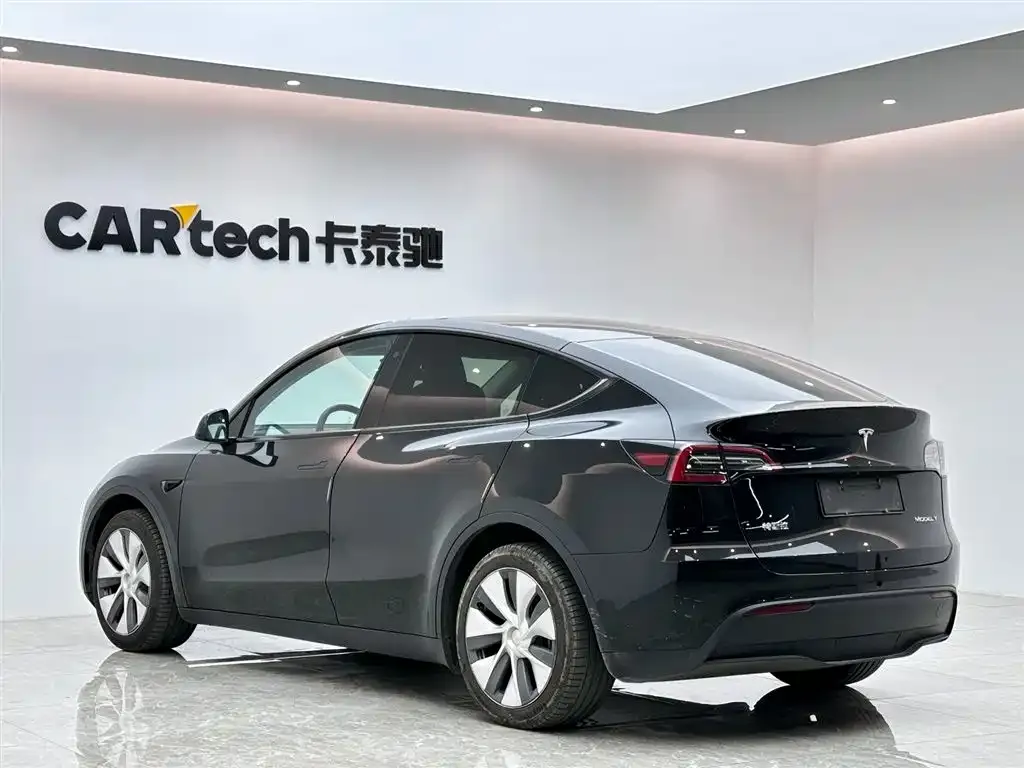 Tesla Model Y 2023 из CN, фото 3