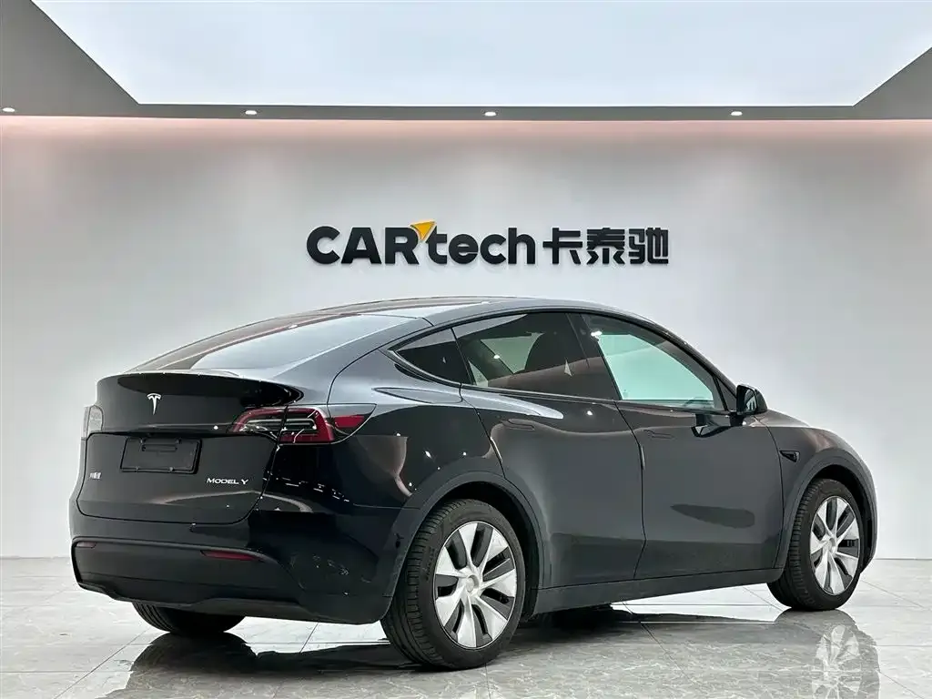 Tesla Model Y 2023 из CN, фото 10