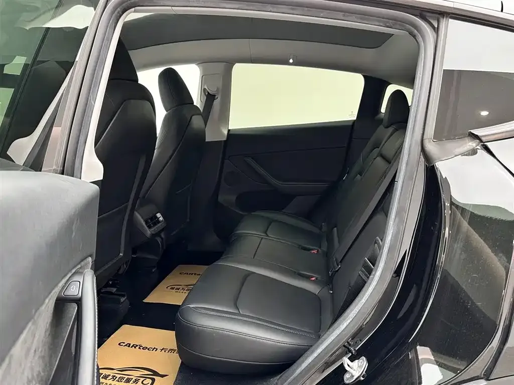 Tesla Model Y 2023 из CN, фото 9