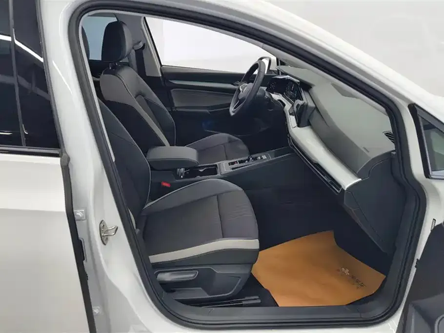 Volkswagen Golf 2022 из CN, фото 4