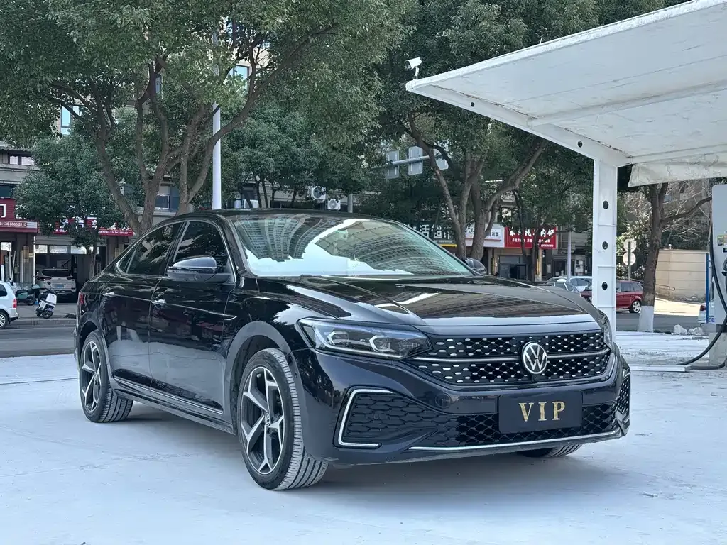 Volkswagen Passat — фото 10
