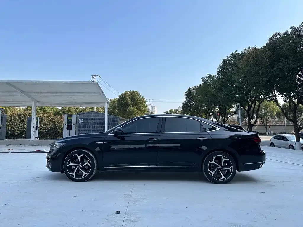 Volkswagen Passat — фото 7