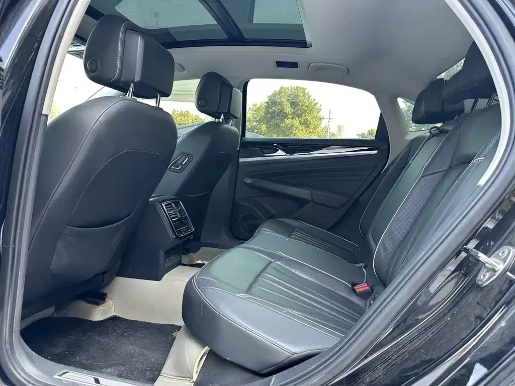 Volkswagen Passat — фото 8