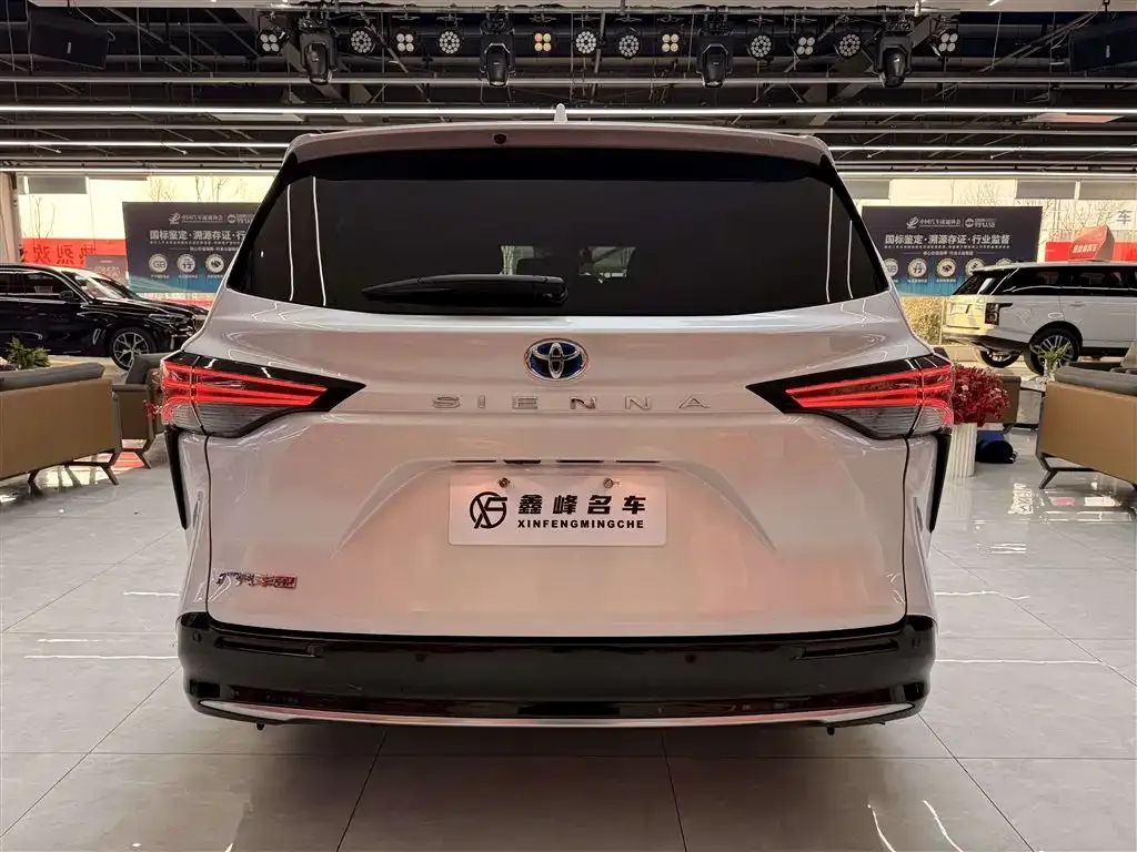 Toyota Sienna 2023 из CN, фото 10