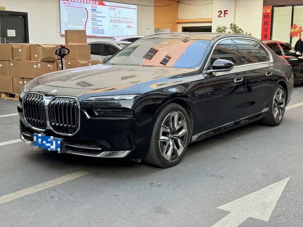 BMW 7 Series 2024 из CN, фото 1