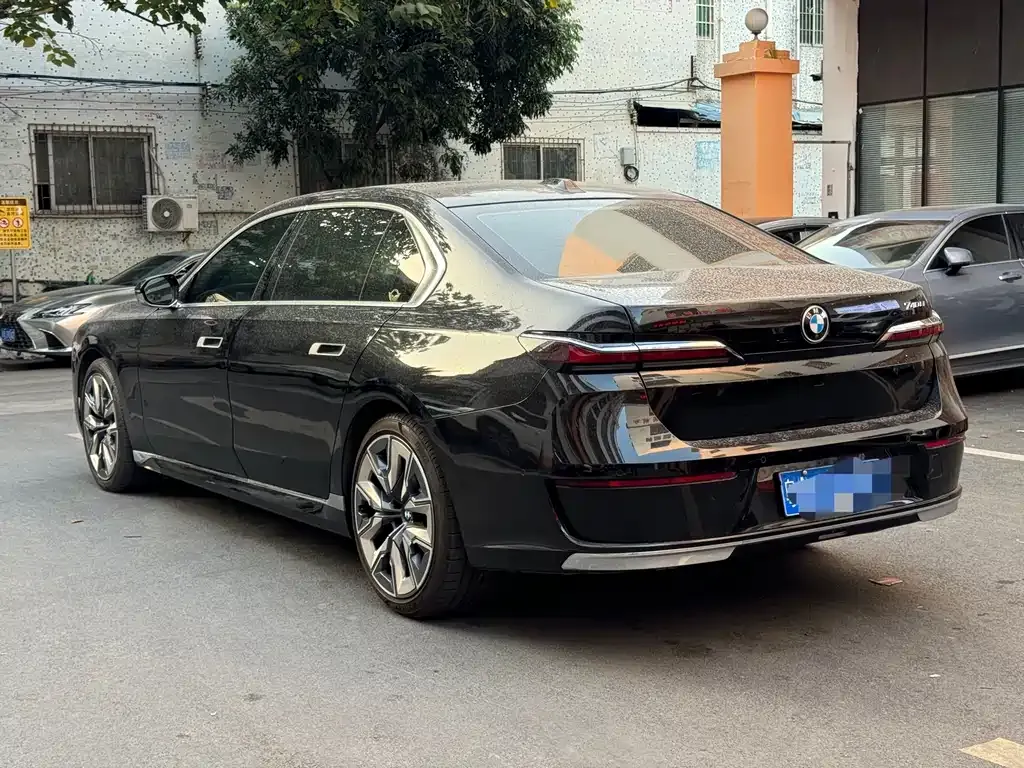 BMW 7 Series 2024 из CN, фото 3