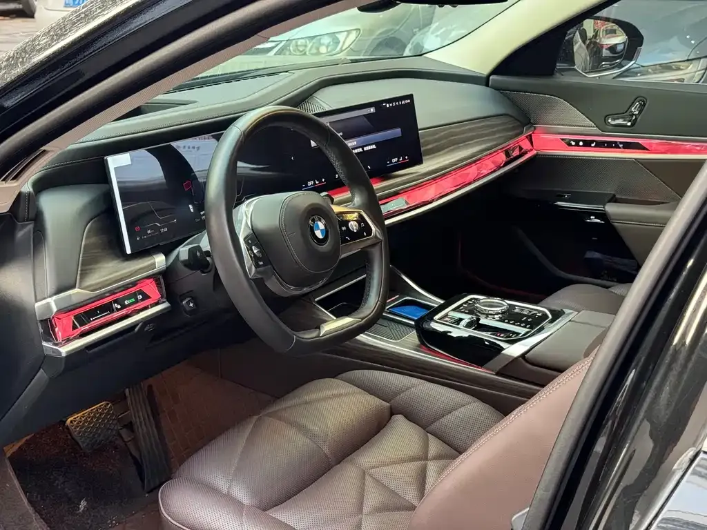 BMW 7 Series 2024 из CN, фото 9