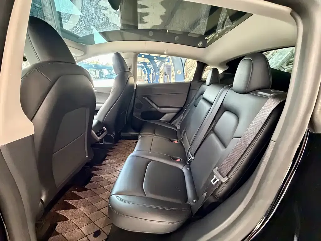 Tesla Model Y 2023 из CN, фото 3