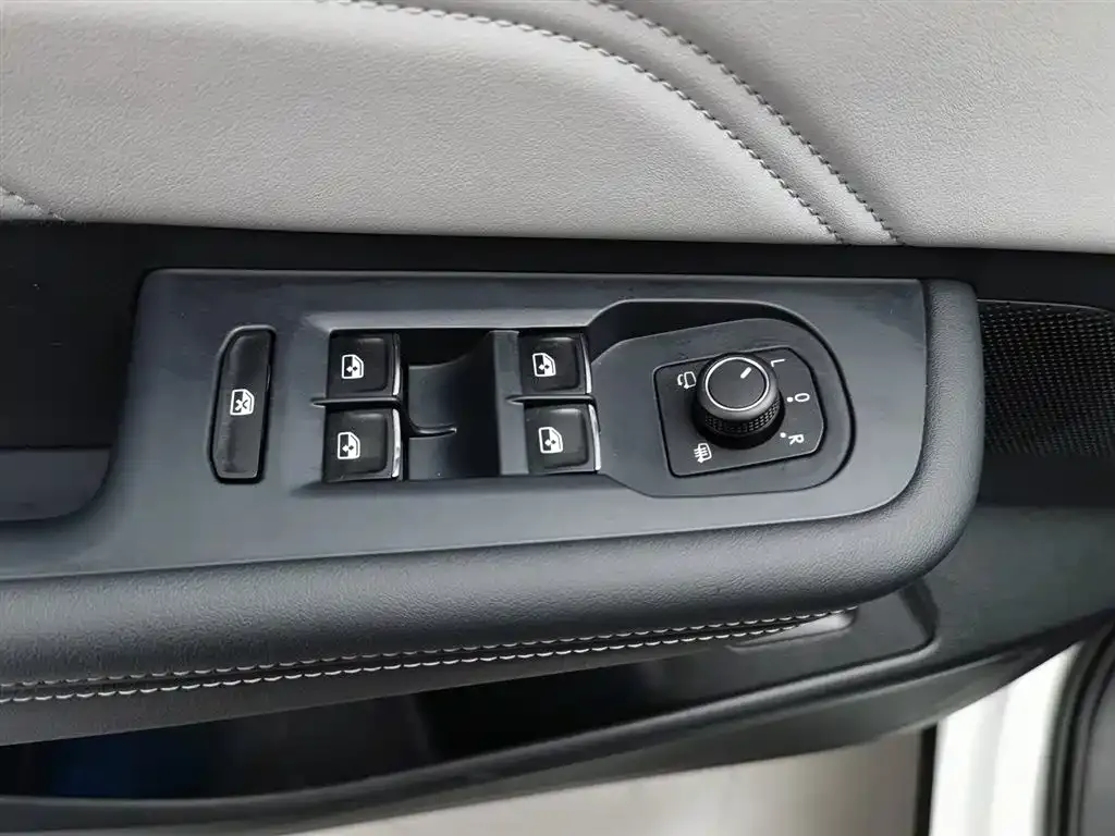Volkswagen Tavendor 2023 из CN, фото 10