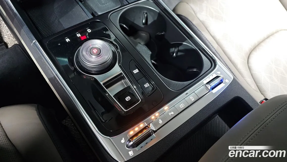 Kia Carnival — фото 10