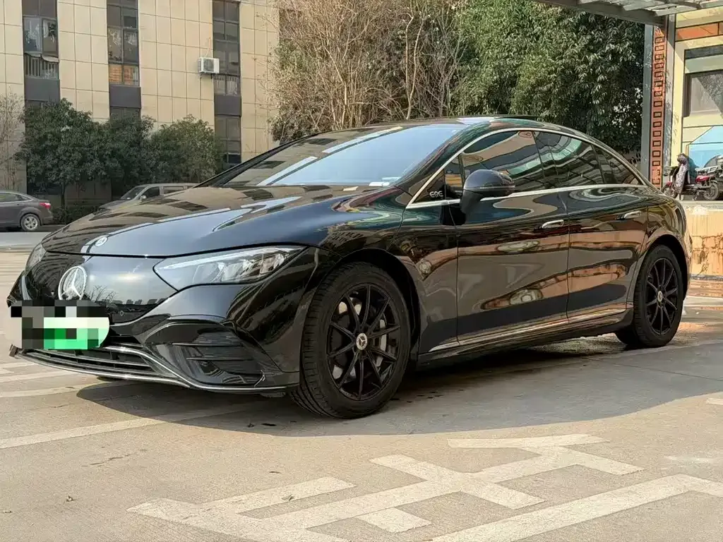 Mercedes-Benz EQE SUV