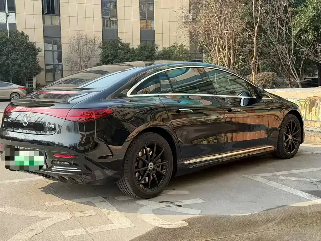 Mercedes-Benz EQE SUV 2023 из CN, фото 7