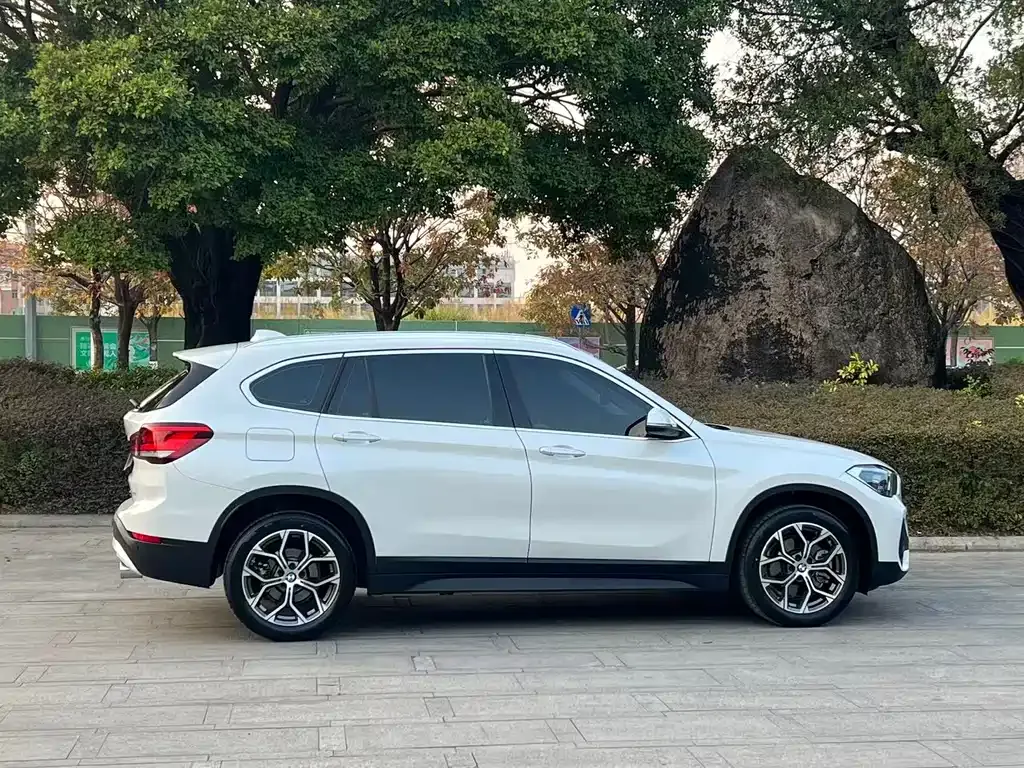 BMW X1 — фото 7
