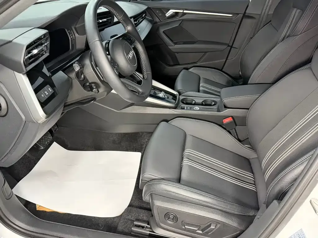 Audi A3 2023 из CN, фото 10