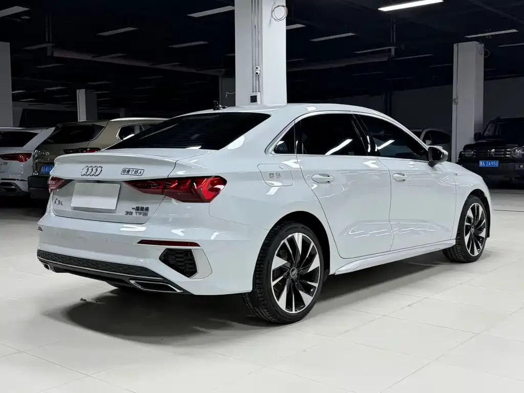 Audi A3 2023 из CN, фото 7