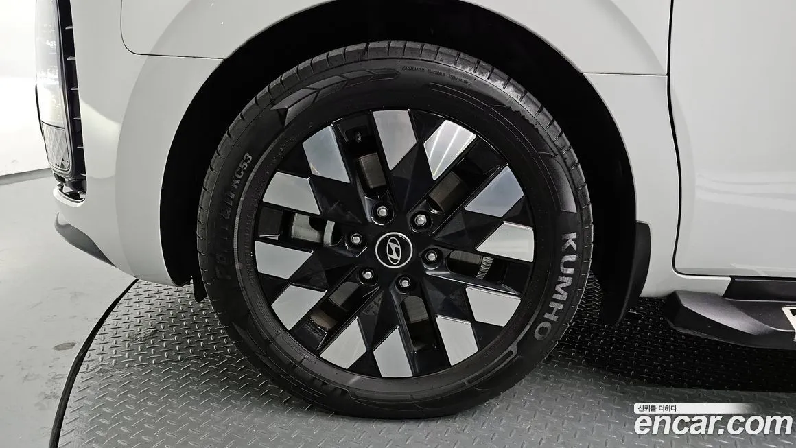 Hyundai Staria — фото 3